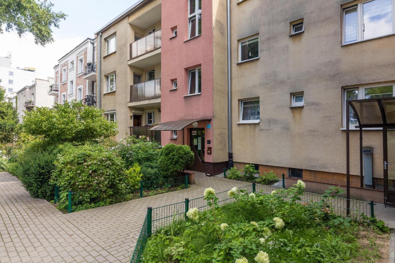 Wlochy Ratusz Lovely Apartment Varsovia Exterior foto