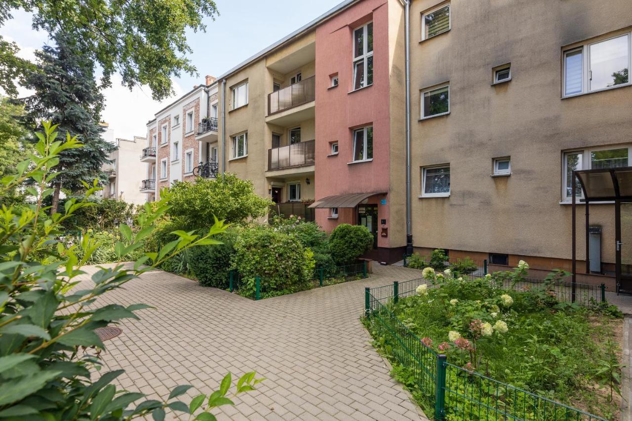 Wlochy Ratusz Lovely Apartment Varsovia Exterior foto